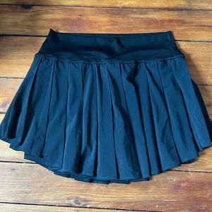 OFFLINE by aerie Black Tennis Skort - Size M